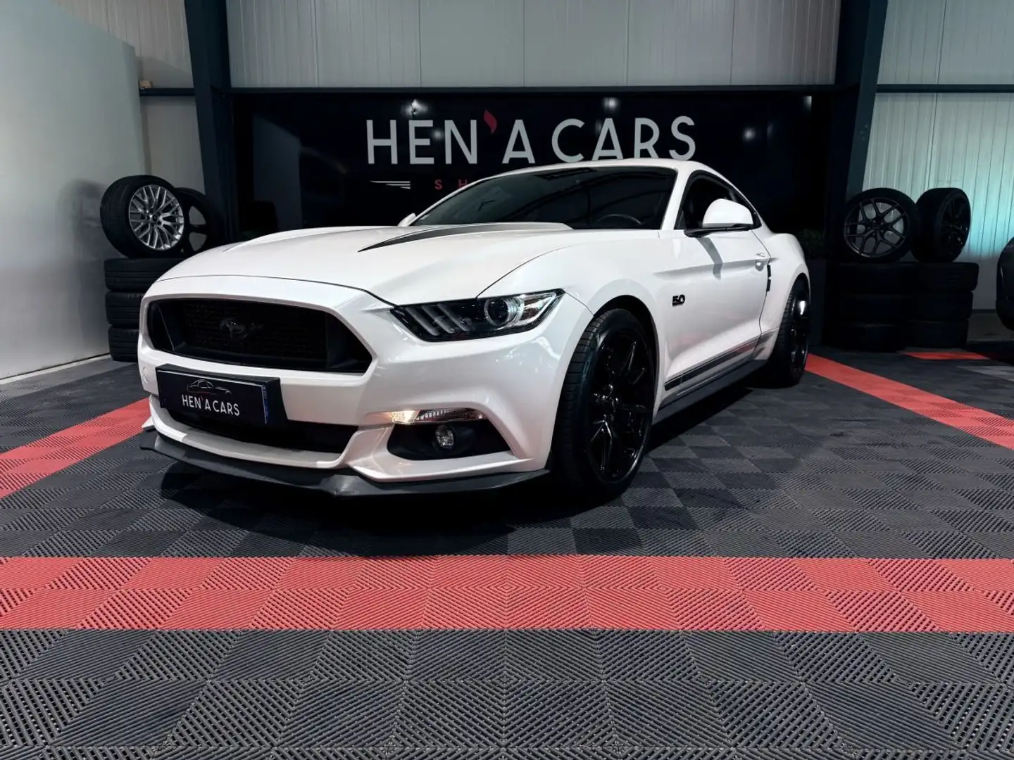Ford Mustang (6) Fastback V8 BVA6 GT Wit - 1