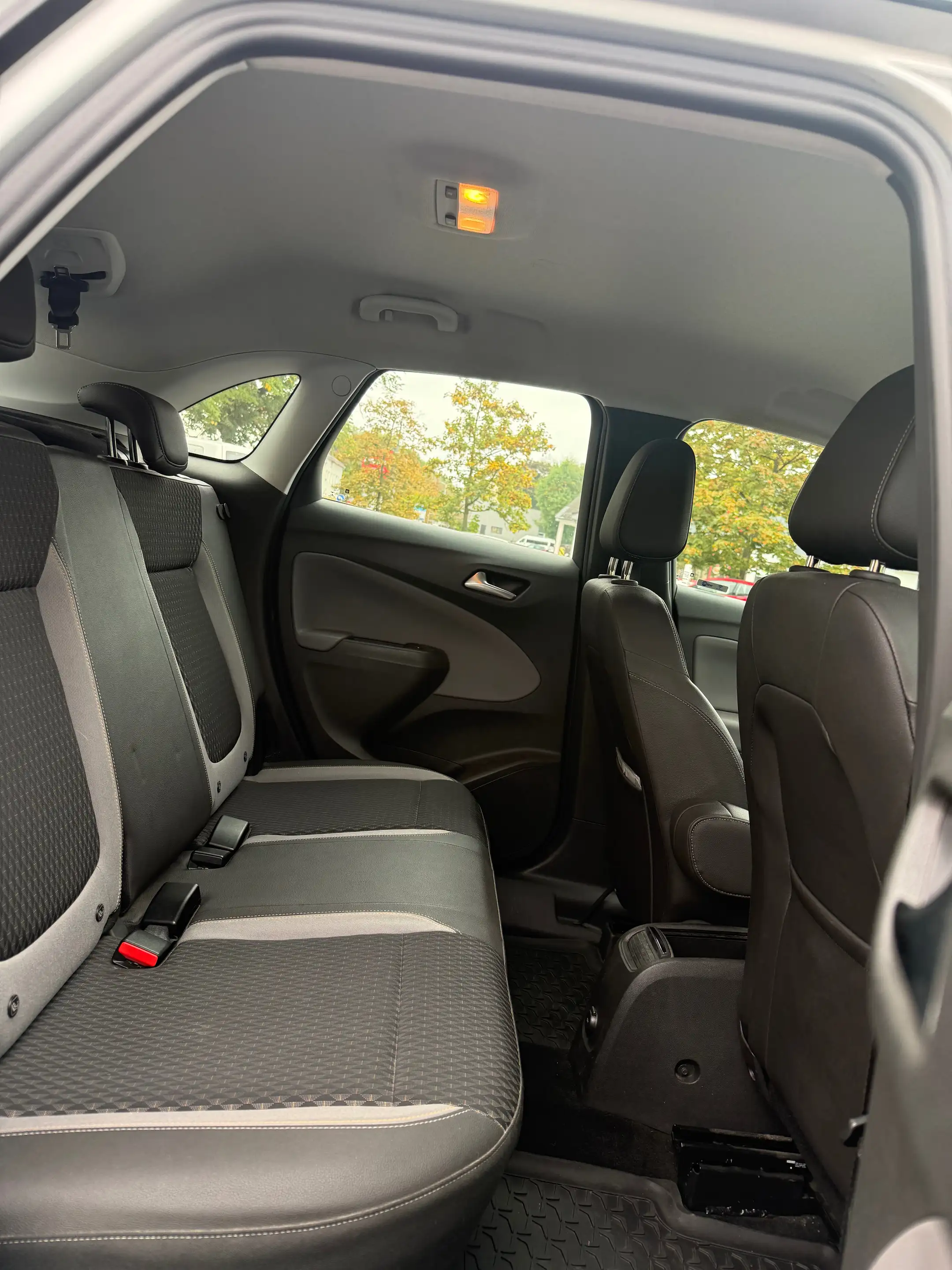 Opel Crossland X Innovation — photo 13