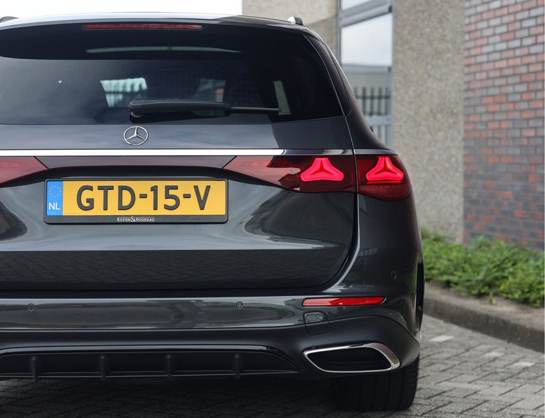 Mercedes-Benz E 300 Estate 300e | Pano - Burmester - HUD — photo 13