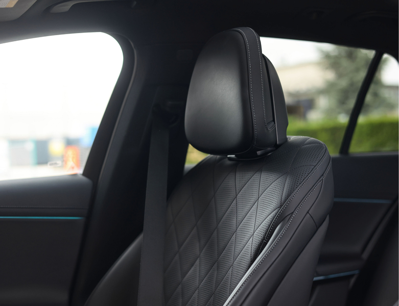 Mercedes-Benz E 300 Estate 300e | Pano - Burmester - HUD — photo 4
