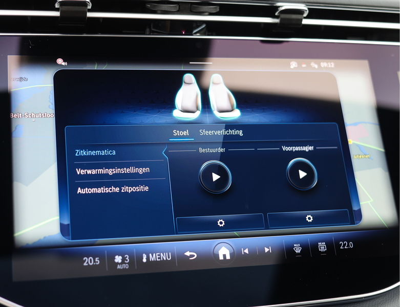 Mercedes-Benz E 300 Estate 300e | Pano - Burmester - HUD — photo 28