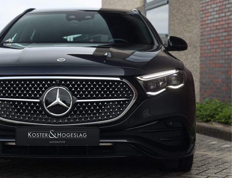 Mercedes-Benz E 300 Estate 300e | Pano - Burmester - HUD — photo 12