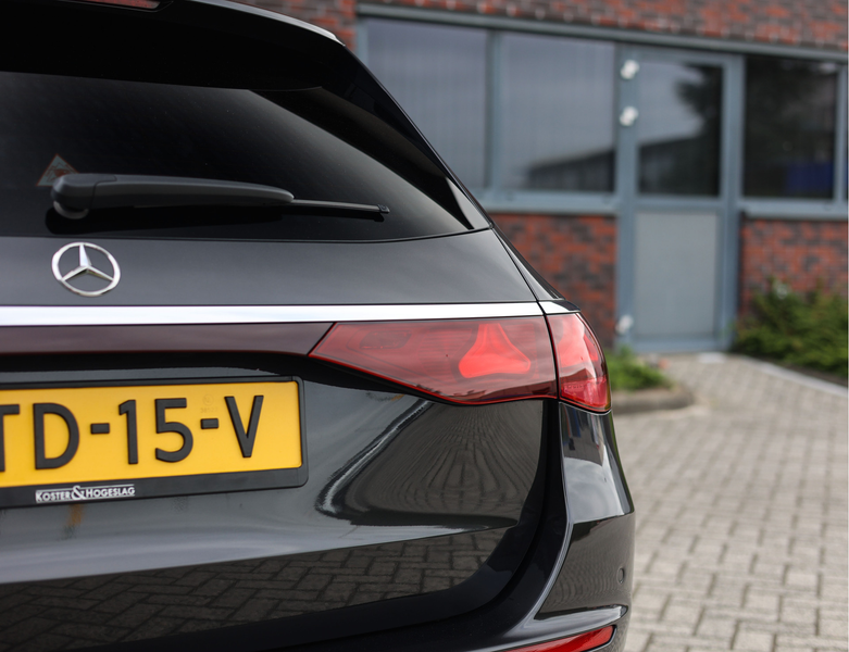 Mercedes-Benz E 300 Estate 300e | Pano - Burmester - HUD — photo 11
