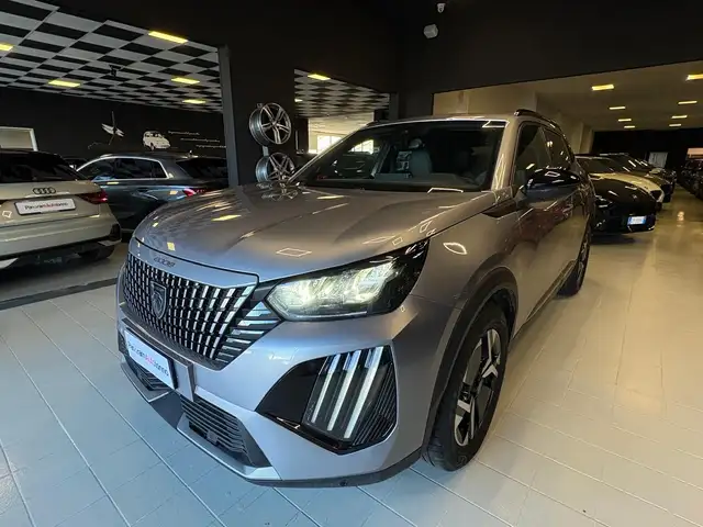 Peugeot 2008 view 9