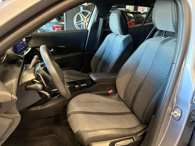 Peugeot 2008 view 12