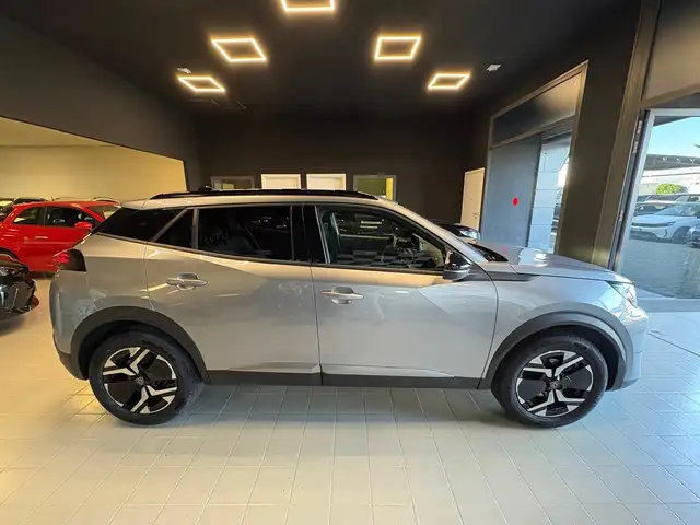 Peugeot 2008 view 7