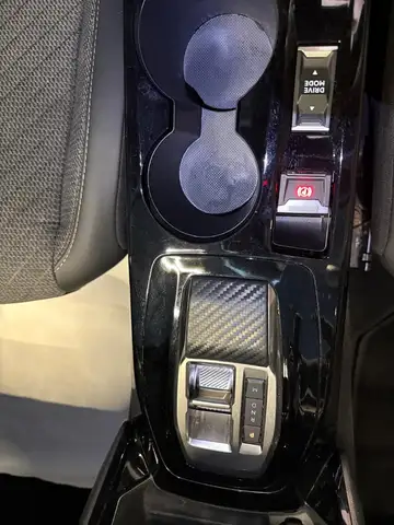 Peugeot 2008 view 17