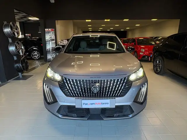 Peugeot 2008 view 2