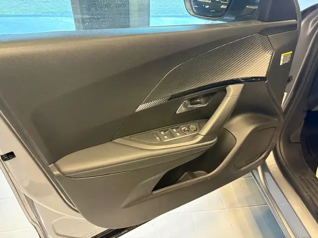Peugeot 2008 view 10