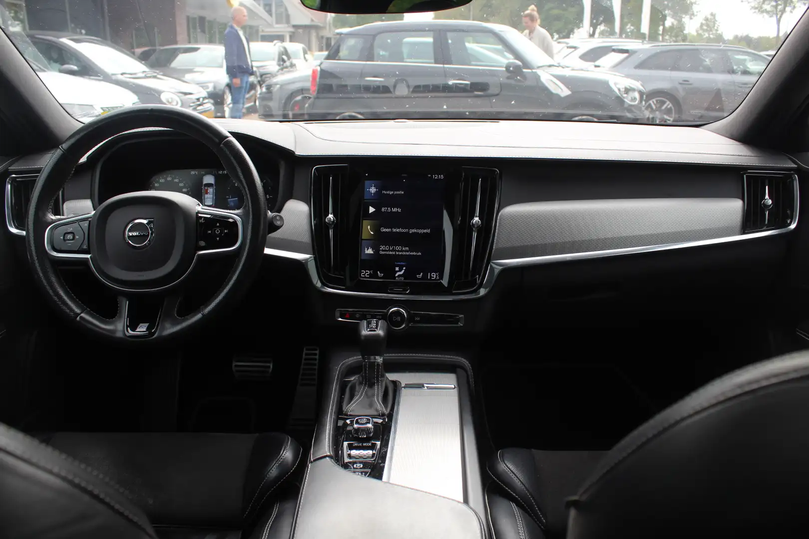 Volvo V90 2.0 D3 R-Design / Trekhaak / Panoramadak / Camera Grijs - 2