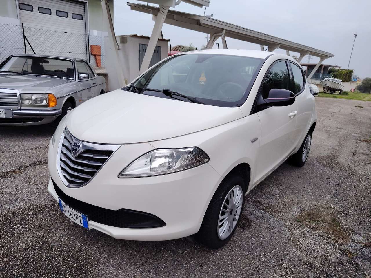 Lancia Ypsilon Ypsilon 2011 0.9 Elefantino ecochic metano 80cv