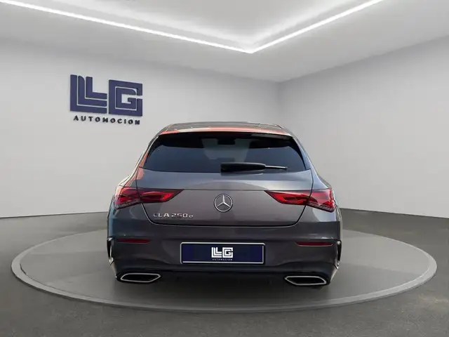 Mercedes-Benz CLA view 8