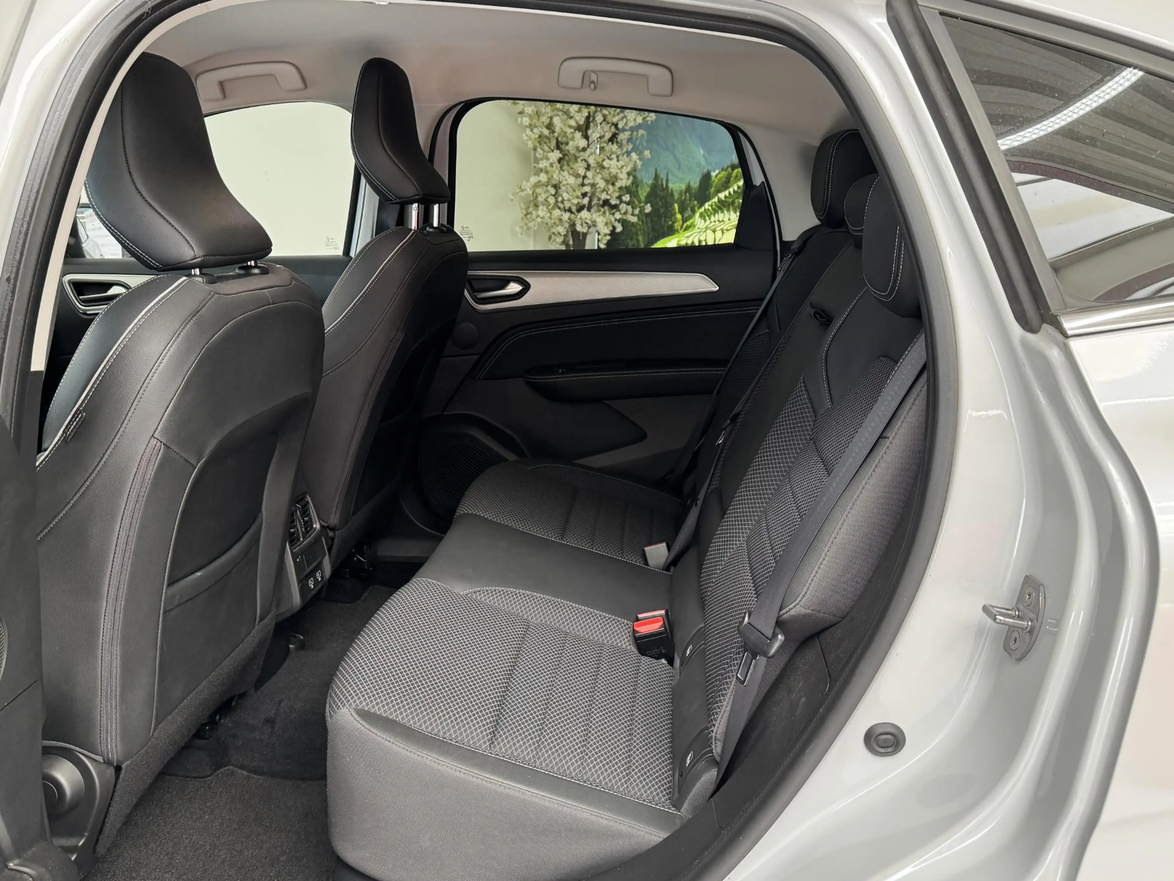 Renault Arkana 1.6 E-Tech Hybrid 145 Intens | Navigatie | Camera — photo 26