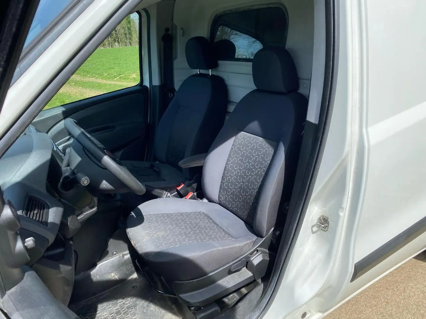 Fiat Doblo 1.3 multijet Blanc - 1