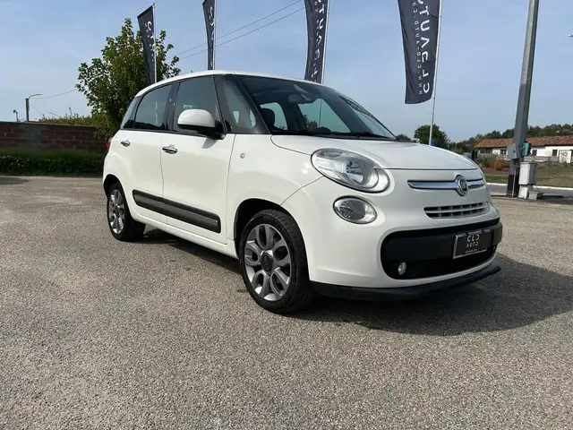 Fiat 500l view 5