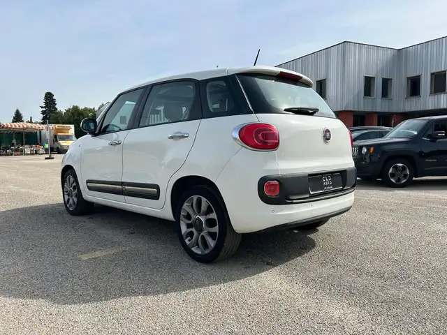 Fiat 500l view 2
