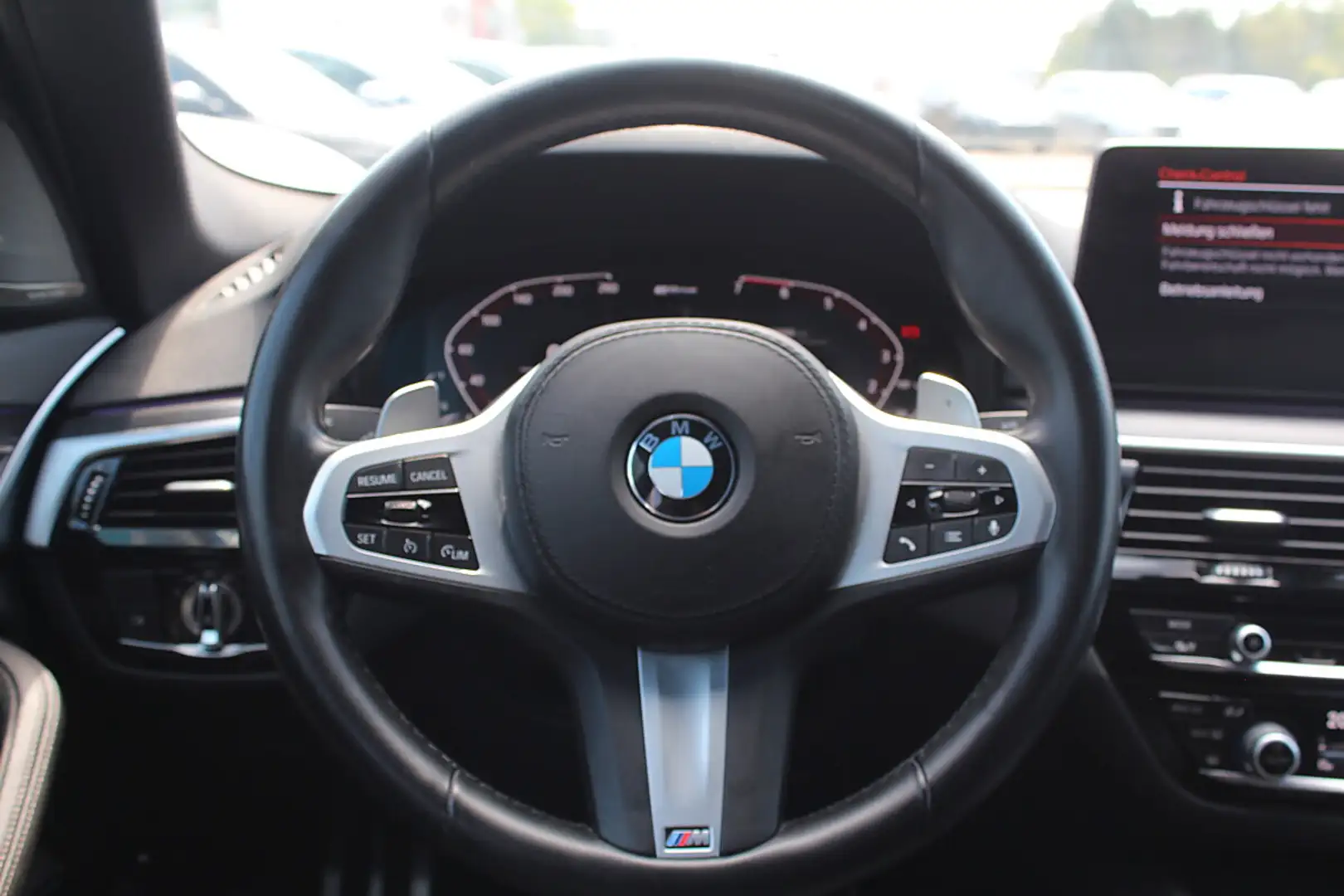 BMW 530 e PHEV Lim. M Paket Aut LED ACC HARMAN/KARDON ... Schwarz - 2