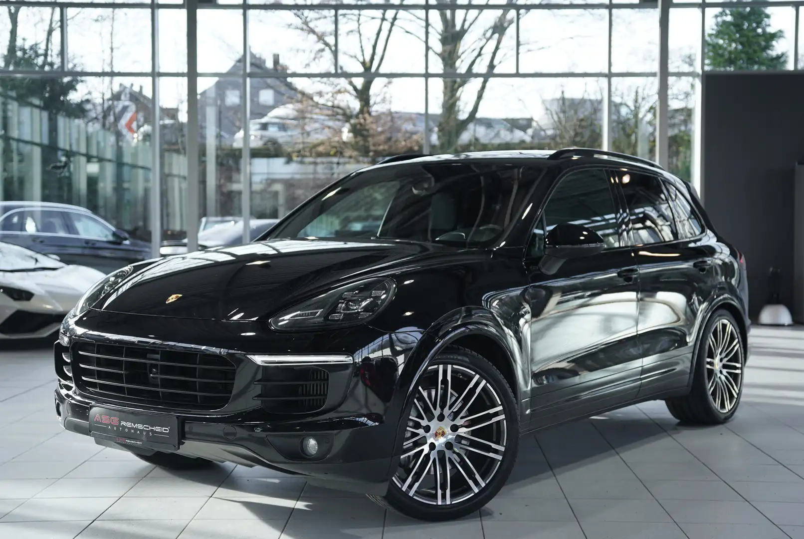 Porsche Cayenne S Diesel 2.H *Pano *ACC *BOSE *LUFT *AHK Black - 1