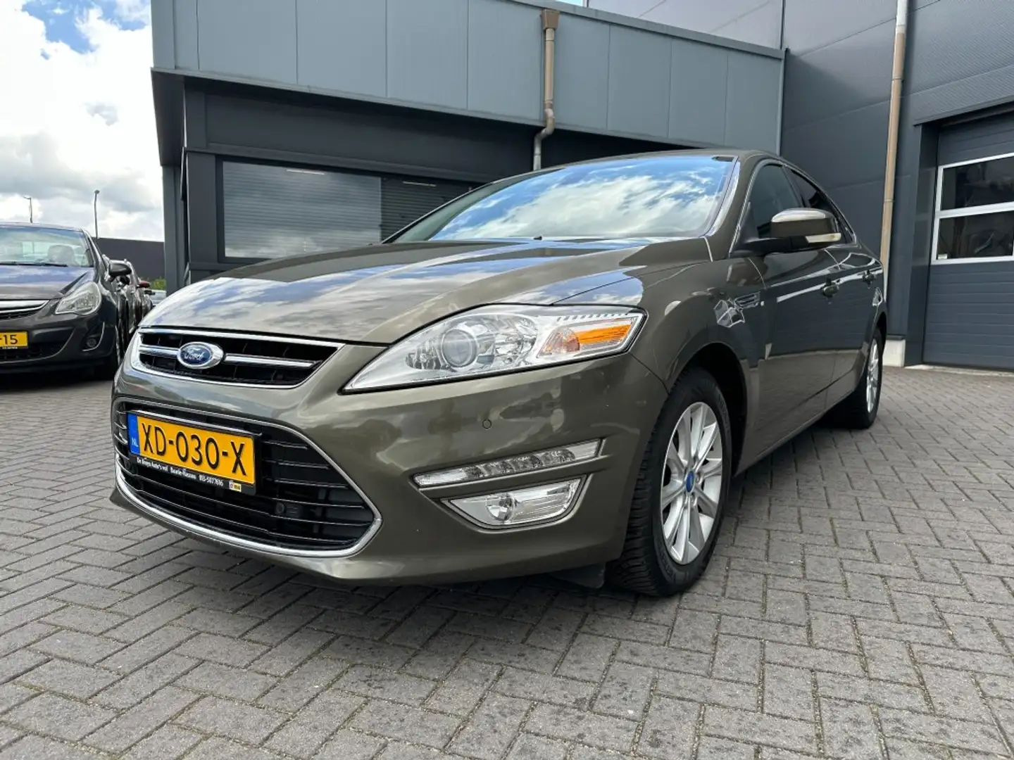 Ford Mondeo 1.6 EcoBoost Titanium Navigatie Trekhaak Grau - 1