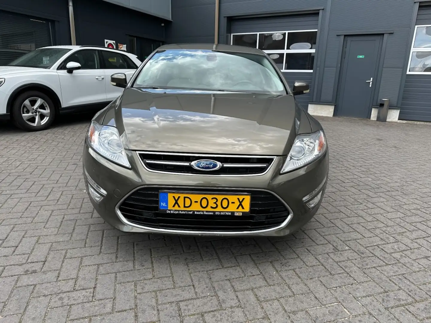 Ford Mondeo 1.6 EcoBoost Titanium Navigatie Trekhaak Grau - 2