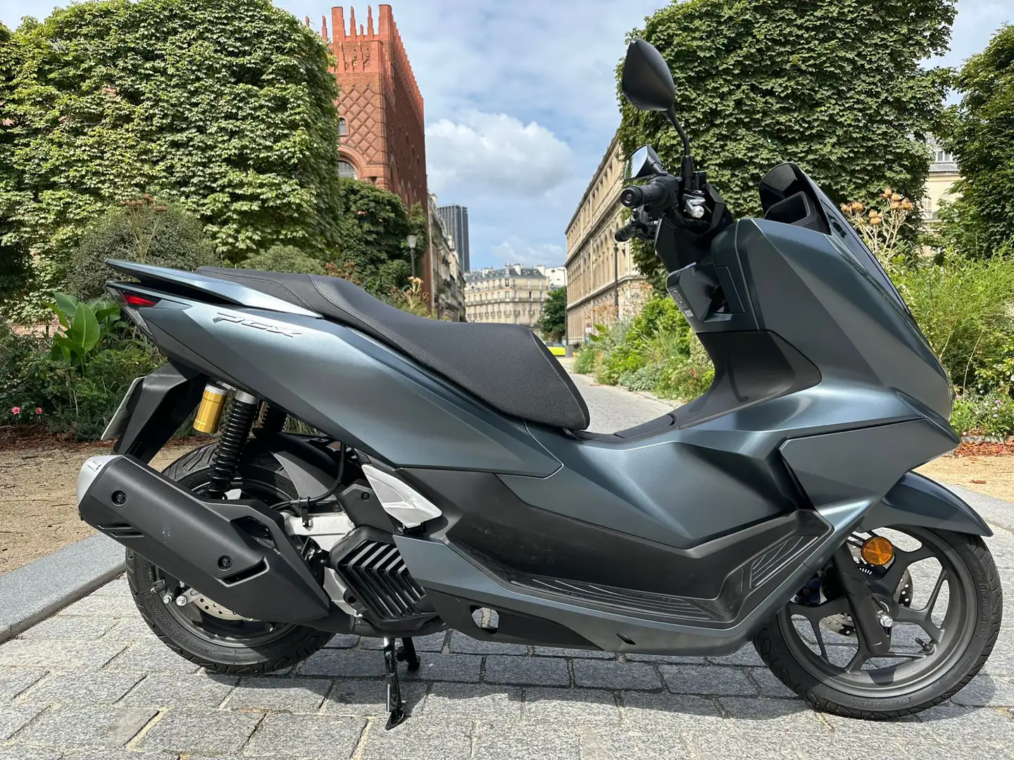 Honda PCX 125 Grey - 1
