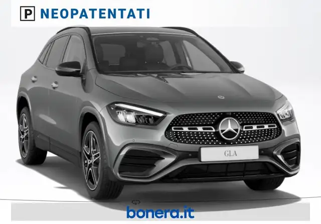 Mercedes-Benz Gla view 2