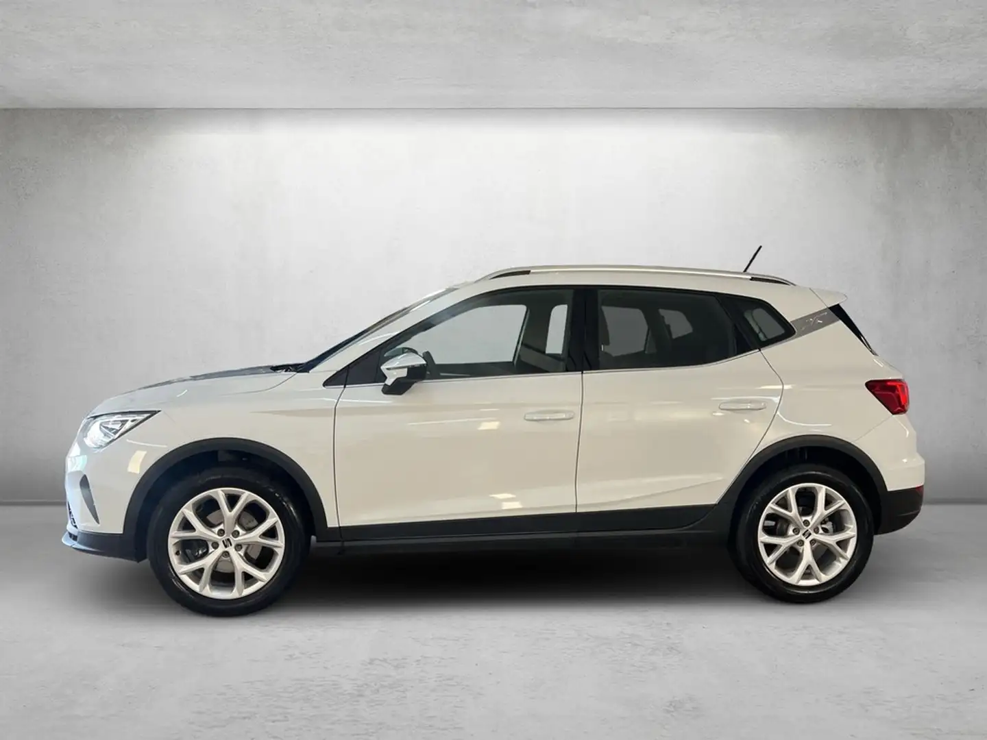 SEAT Arona 1.5 TSI DSG FR *Navi*LED* Weiß - 2
