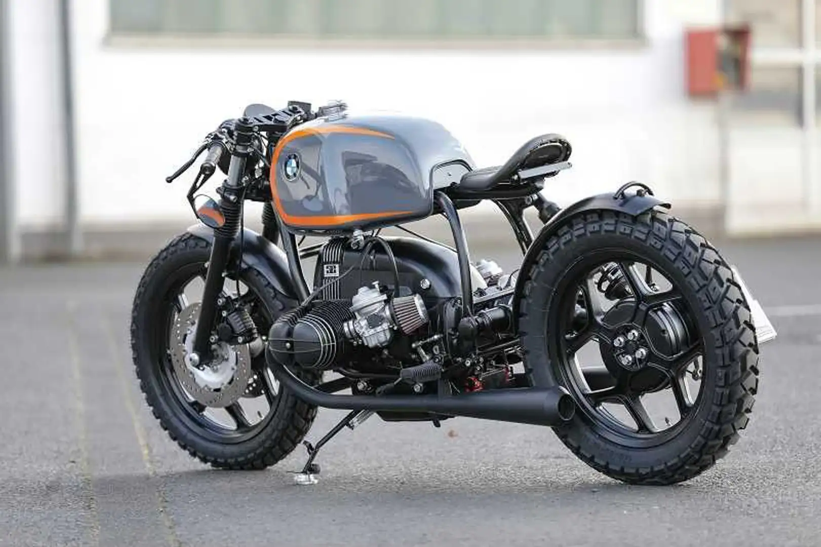 BMW R 80 R 100 Bobber SE Concept Bike - 2