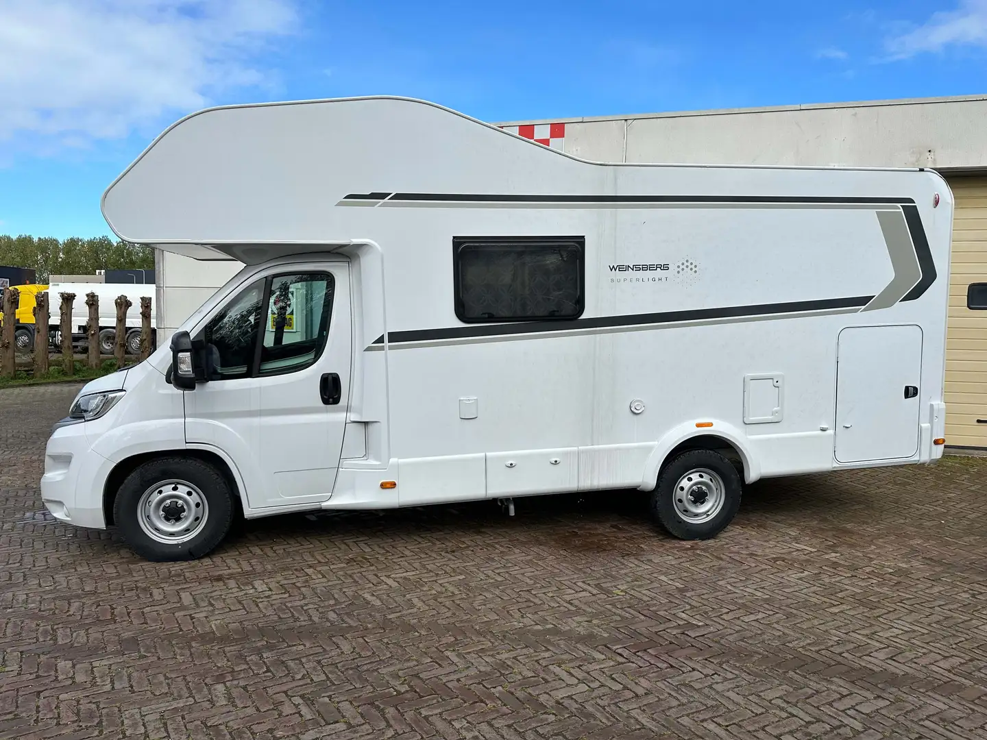 Weinsberg Carahome 650DG aut. Wit - 2