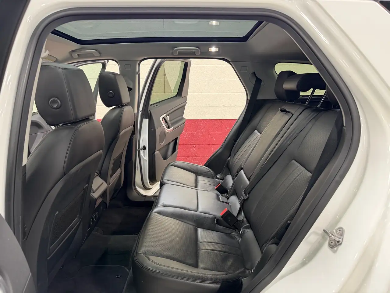 Land Rover Discovery Sport снимка Land Rover Discovery Sport