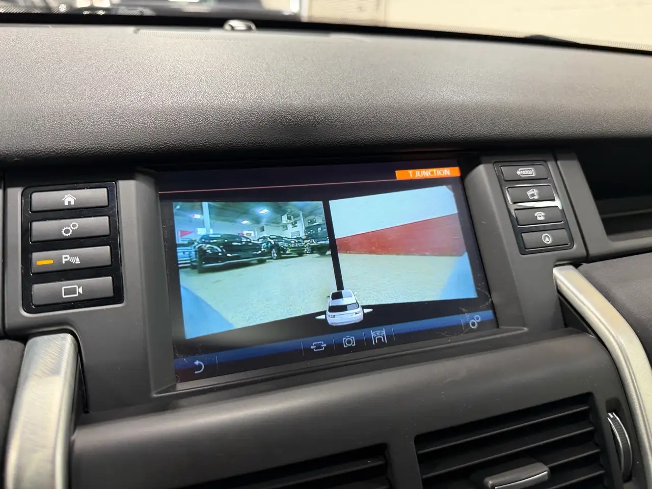 Land Rover Discovery Sport снимка Land Rover Discovery Sport