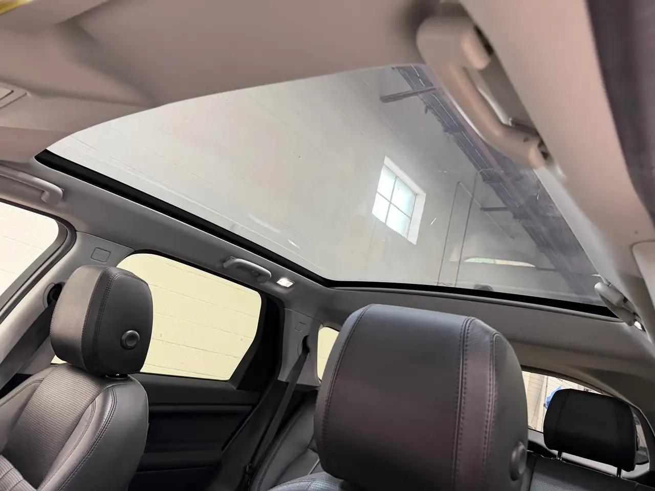 Land Rover Discovery Sport снимка Land Rover Discovery Sport