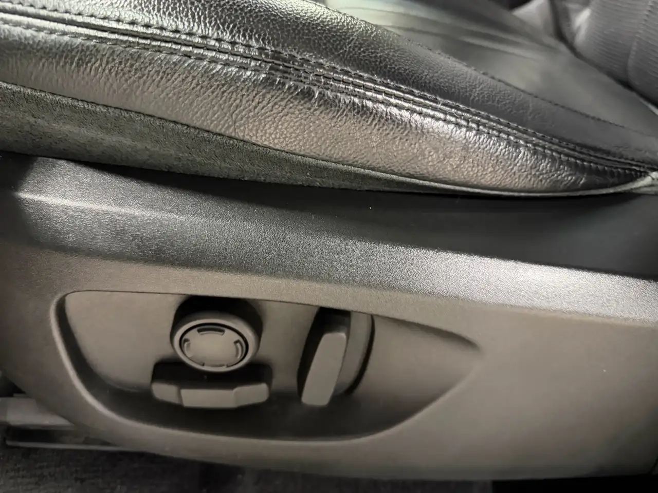Land Rover Discovery Sport снимка Land Rover Discovery Sport