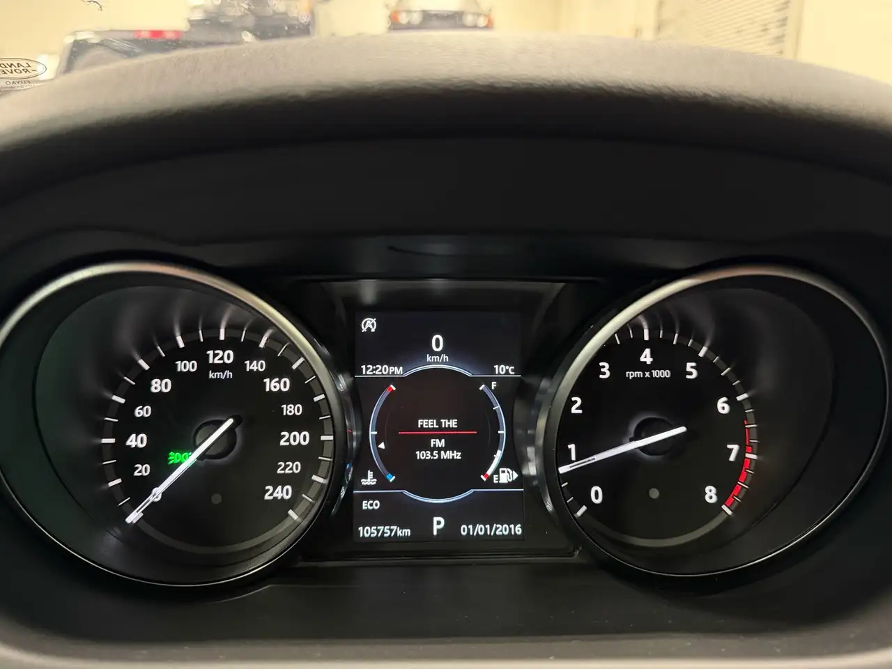 Land Rover Discovery Sport снимка Land Rover Discovery Sport