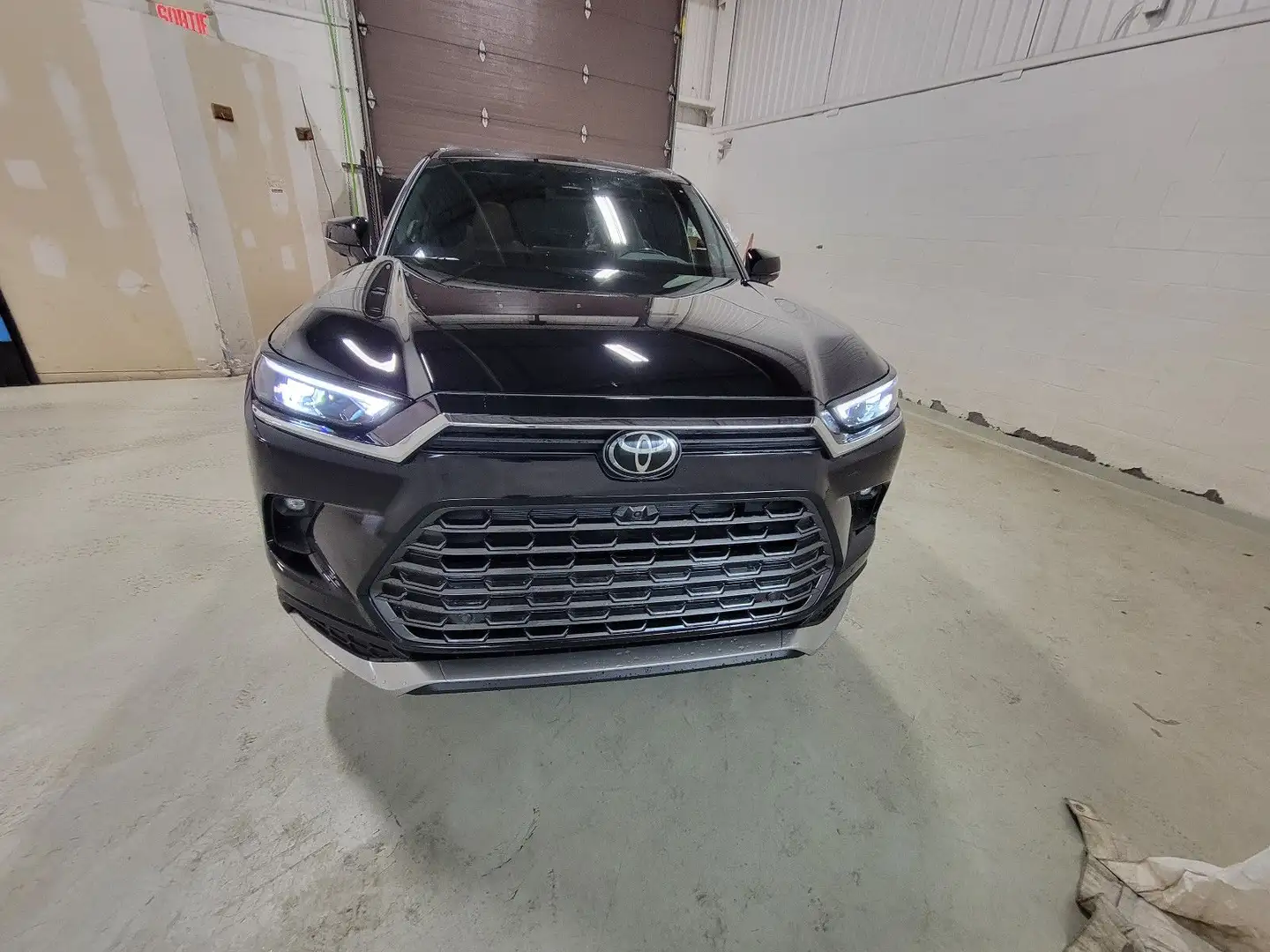 Toyota Highlander GRAND Highlander Platinum Max T1: 72.900 EURO Schwarz - 2