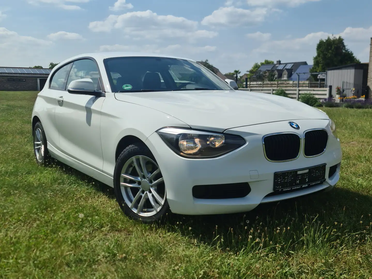 BMW 116 116i - 2013 - 117.000KM - KEURING - AIRCO Blanc - 1