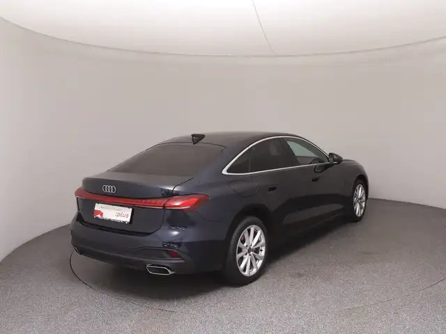 Audi A5 view 4