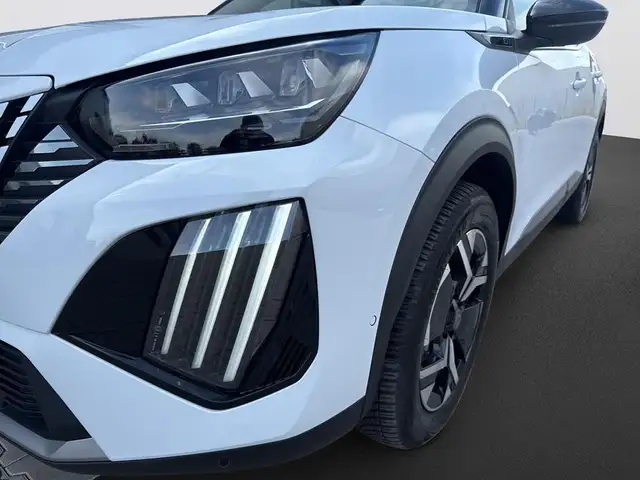 Peugeot 2008 view 11