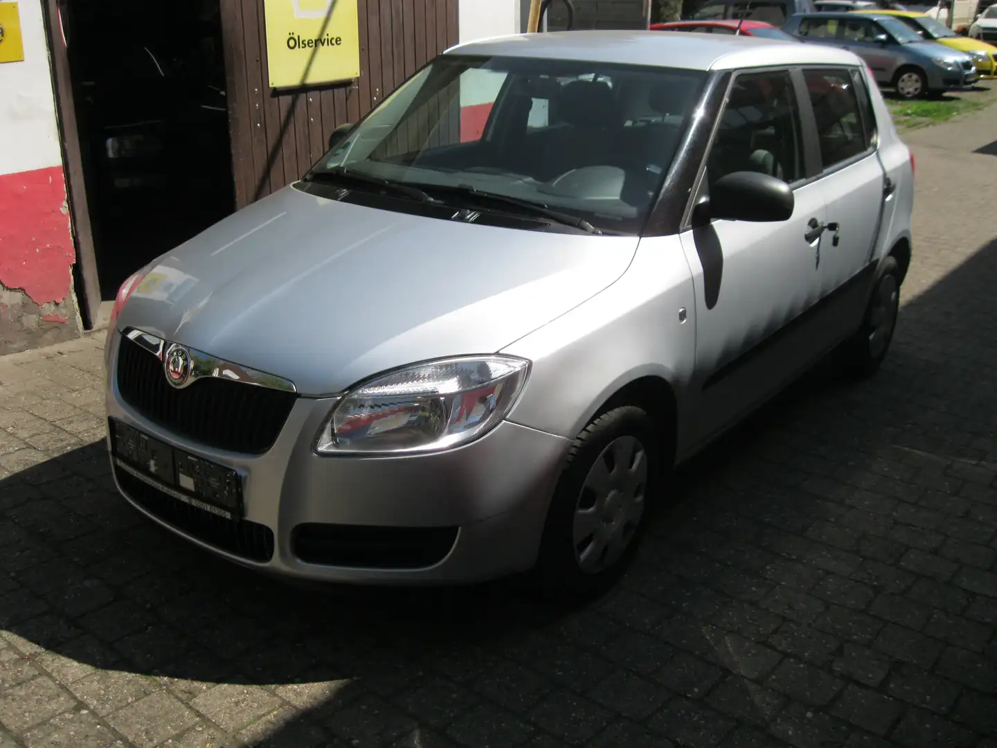 Skoda Fabia 1.2 HTP Classic Серебристый - 2