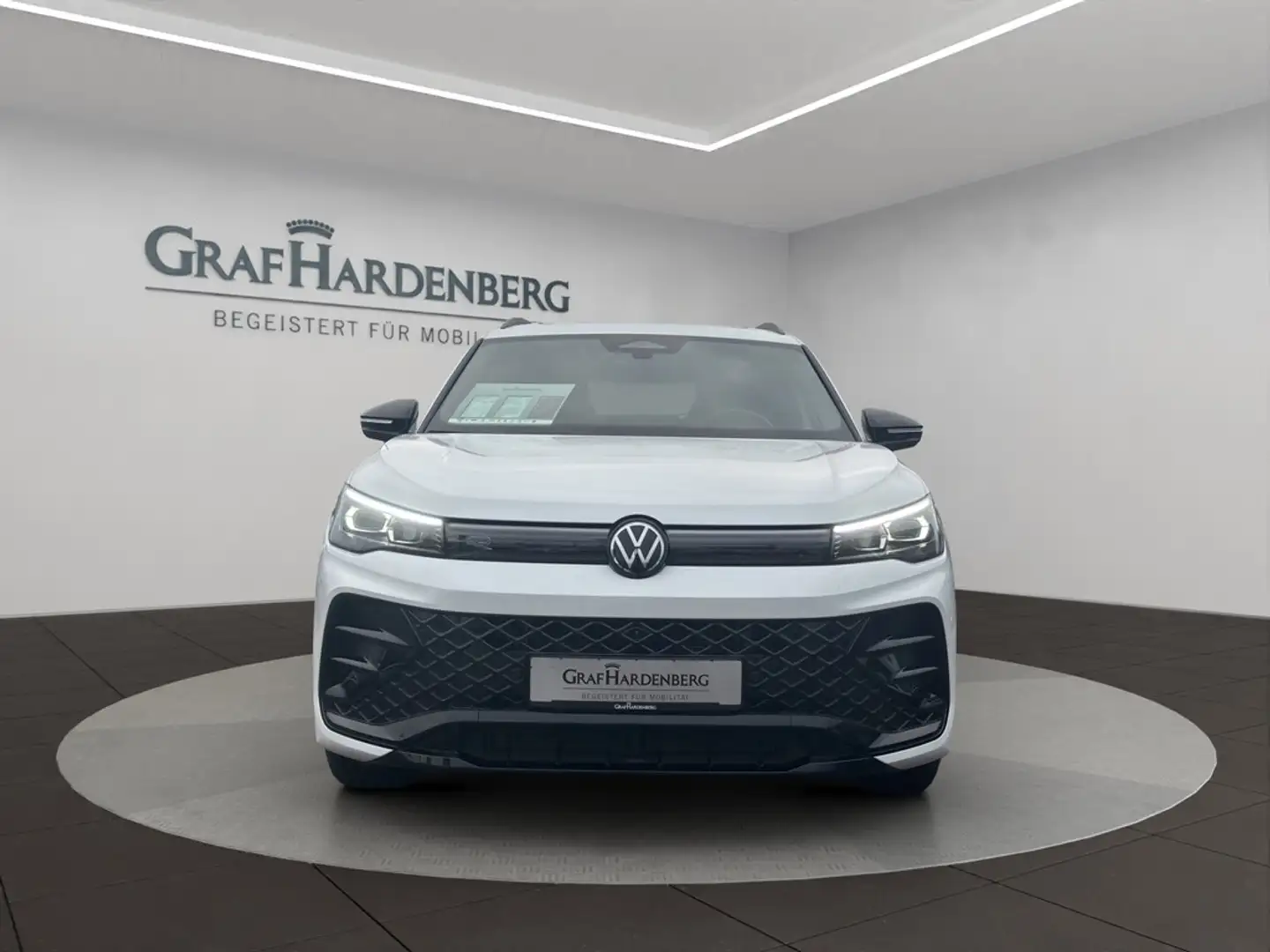 Volkswagen Tiguan 2.0 TDI DSG R-Line PANO RFK HeadUp AHK Weiß - 2