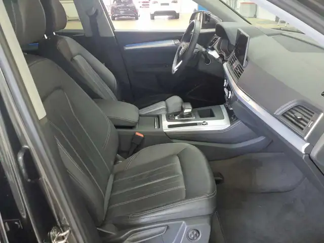 Audi Q5 view 13