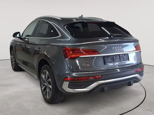 Audi Q5 view 2