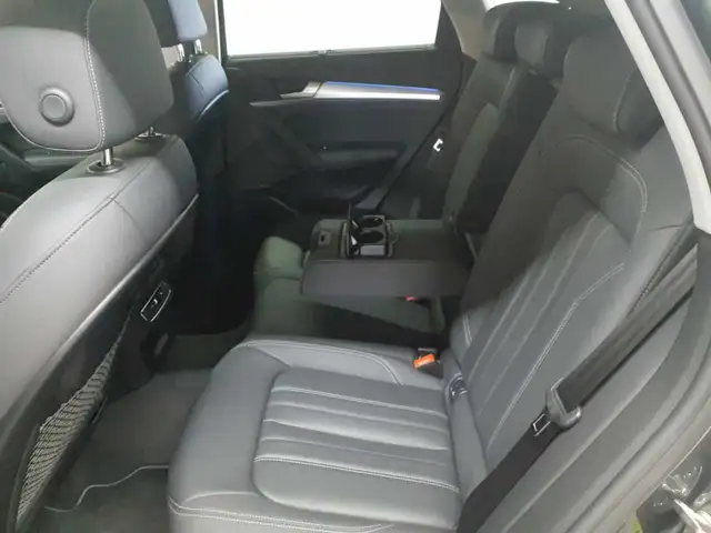 Audi Q5 view 5