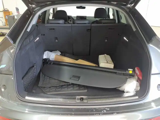 Audi Q5 view 9