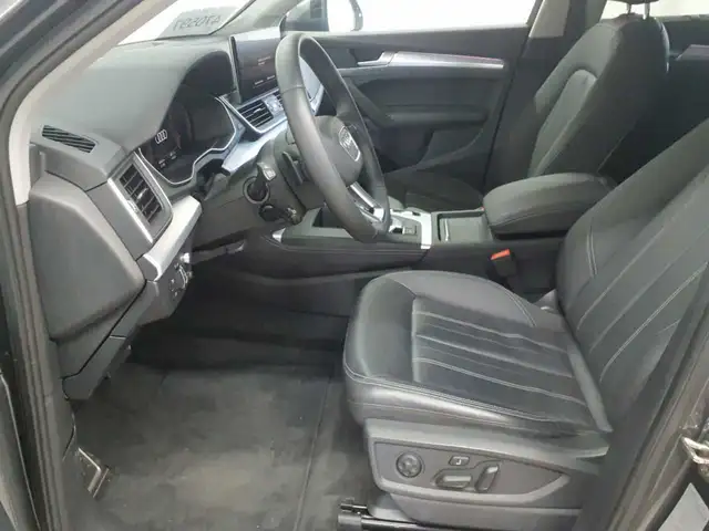 Audi Q5 view 3