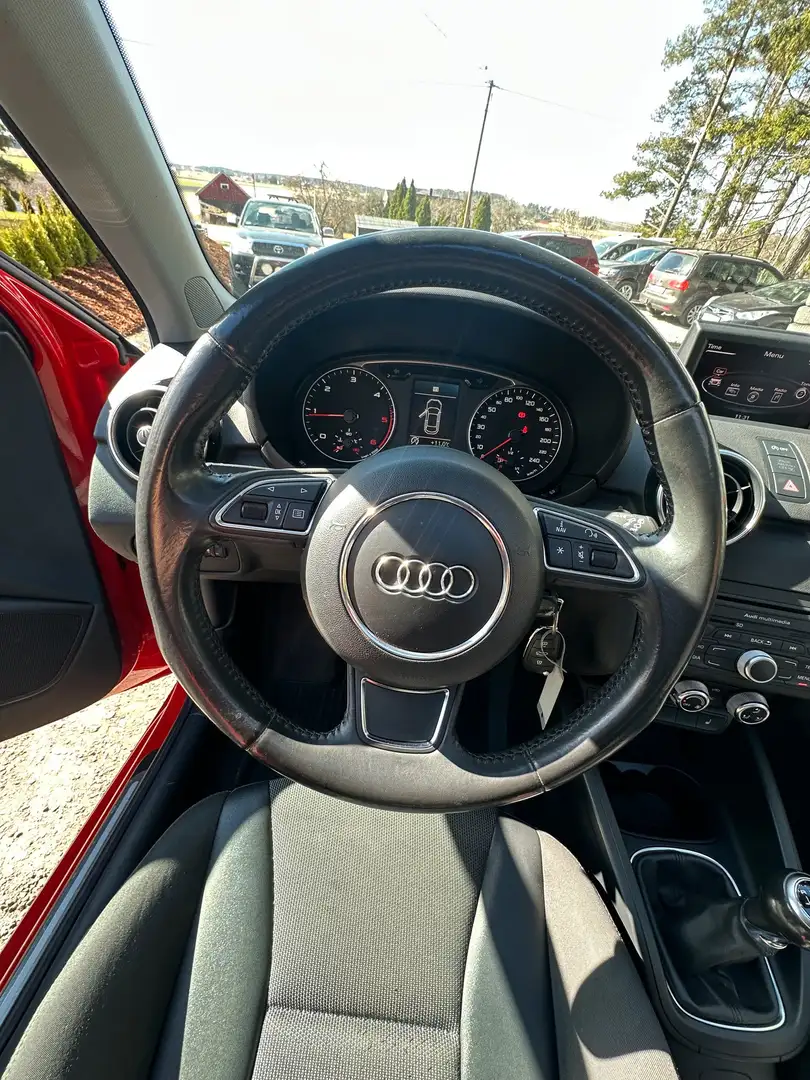 Audi A1 A1 1.6 TDI 90 S line S tronic Rouge - 2
