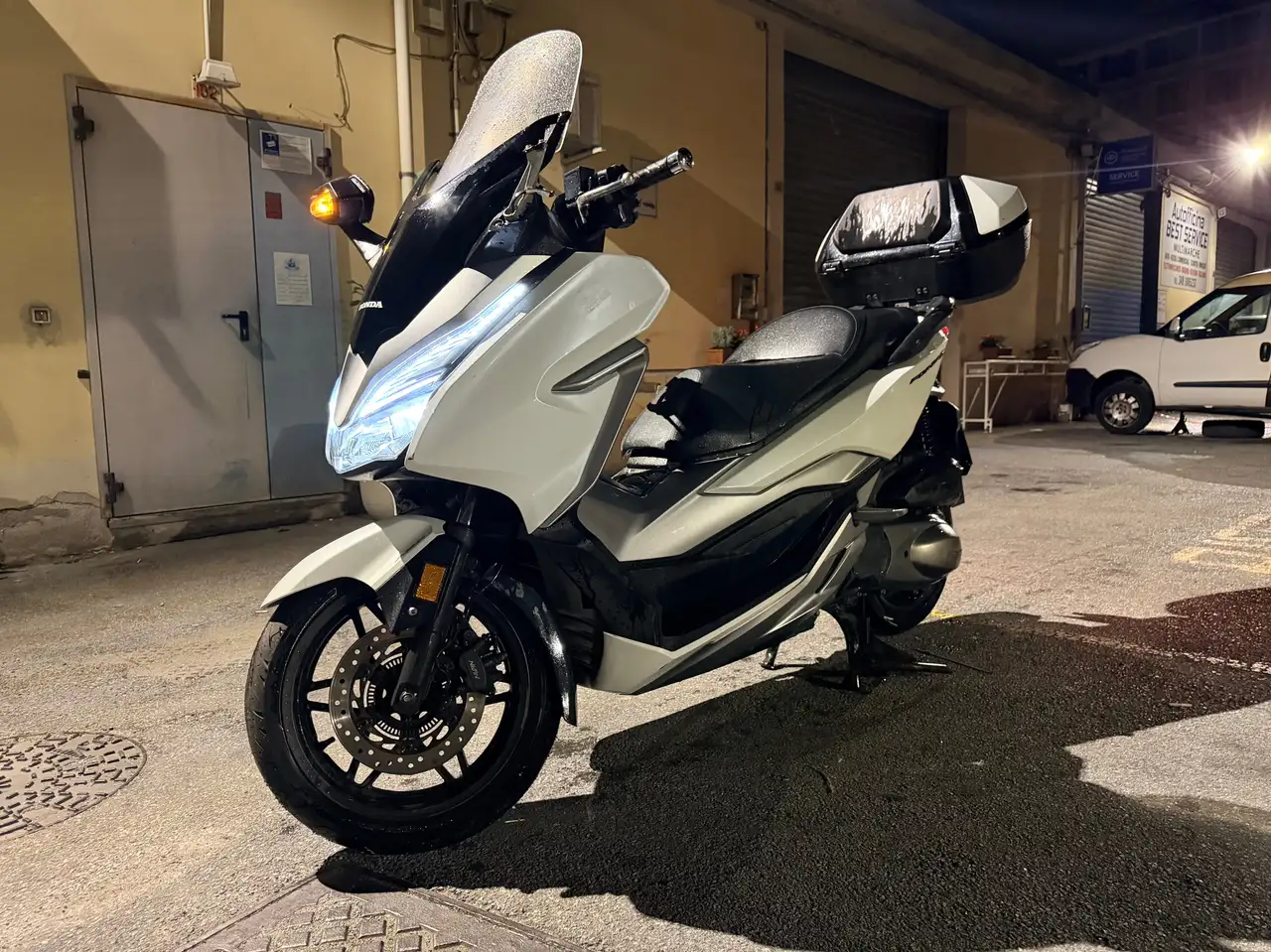 Honda Forza 300