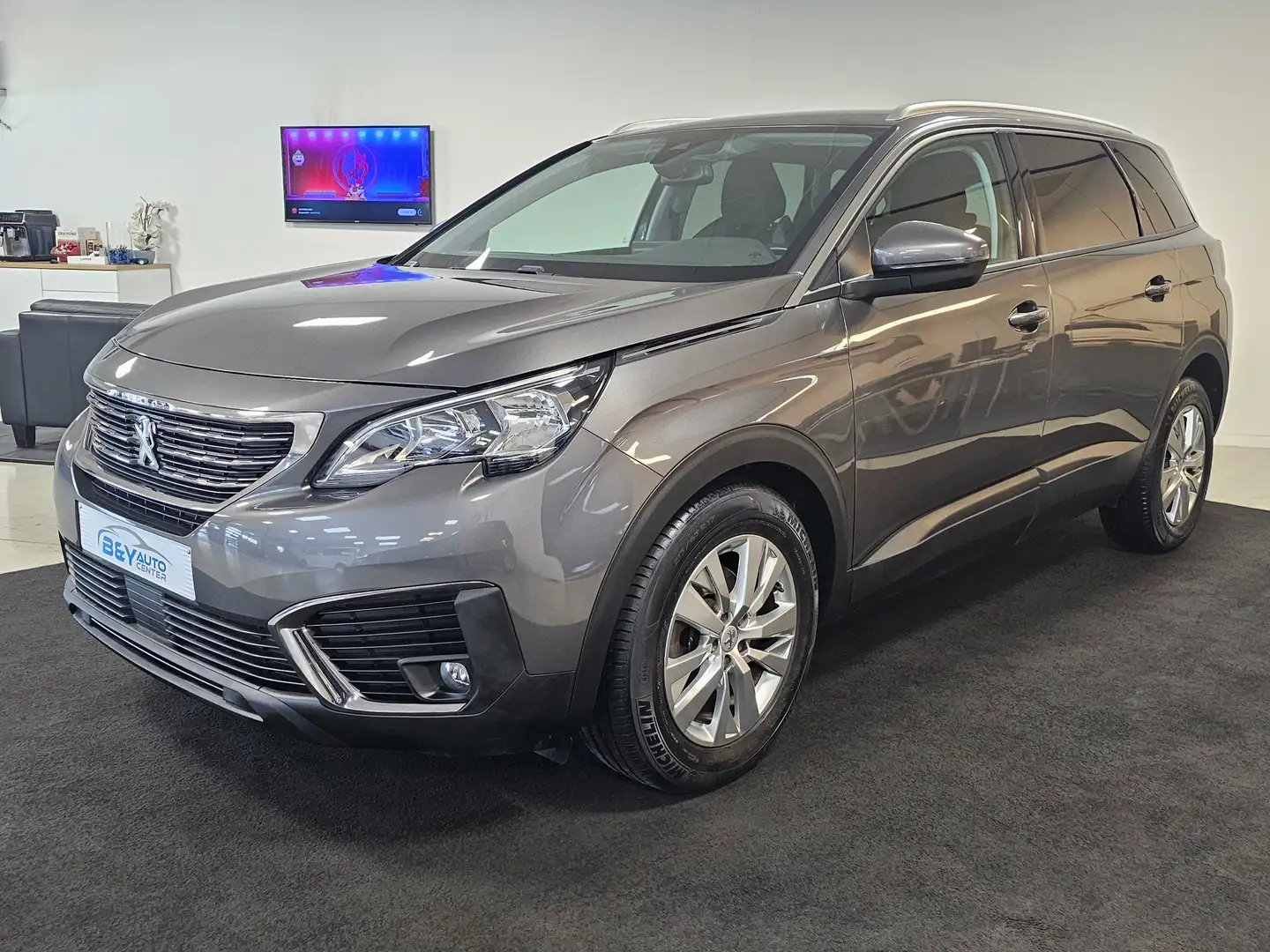 Peugeot 5008 PureTech 130 pk Allure ** 90.083 km ** 5+(2) zit Grijs - 1