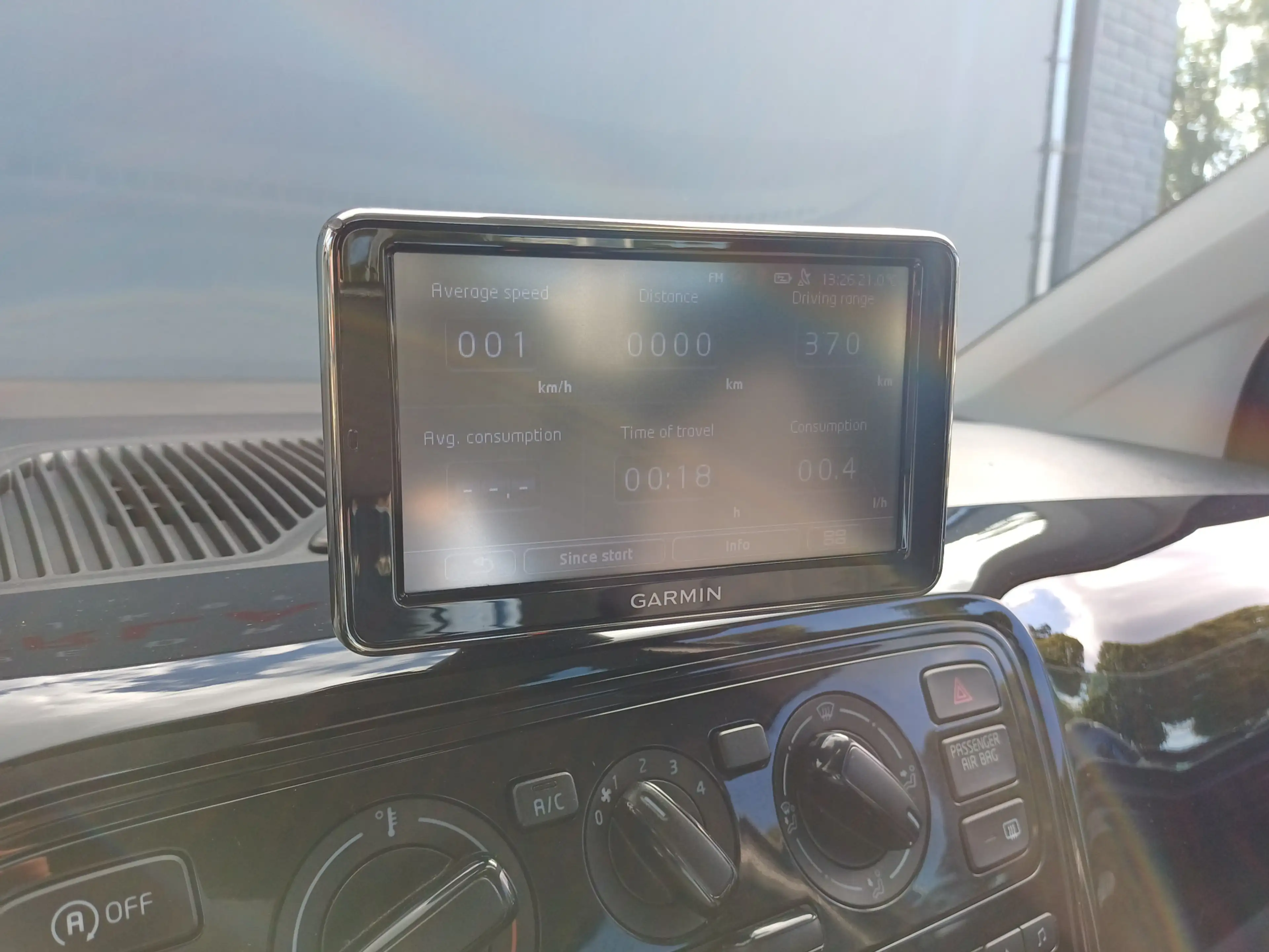 Volkswagen up! 1.0 move up! BlueMotion Automaat | AIRCO | PARKEER — photo 12