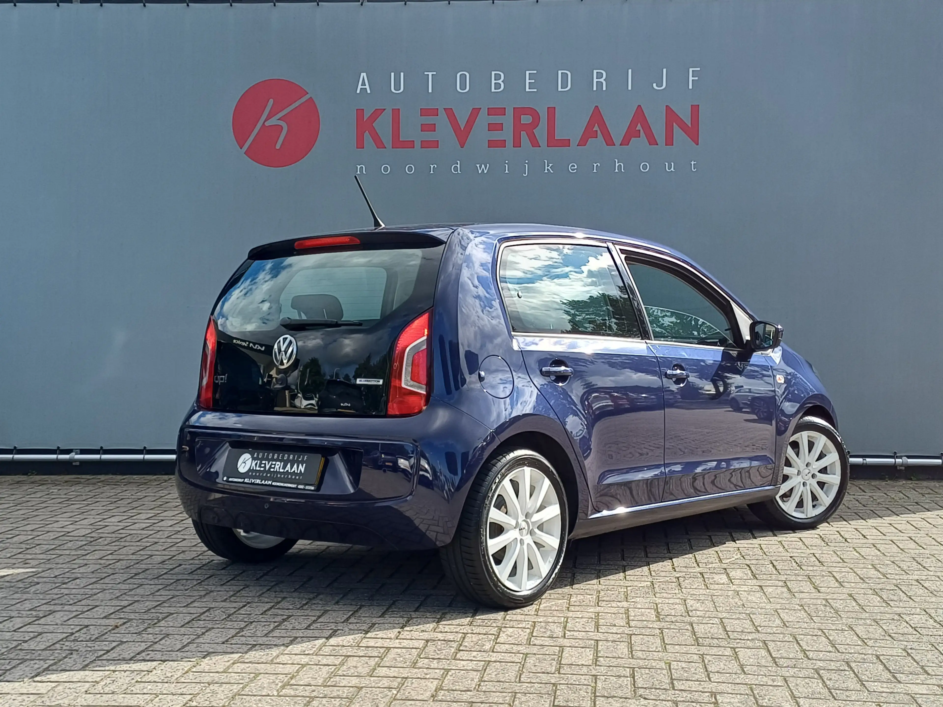 Volkswagen up! 1.0 move up! BlueMotion Automaat | AIRCO | PARKEER — photo 3